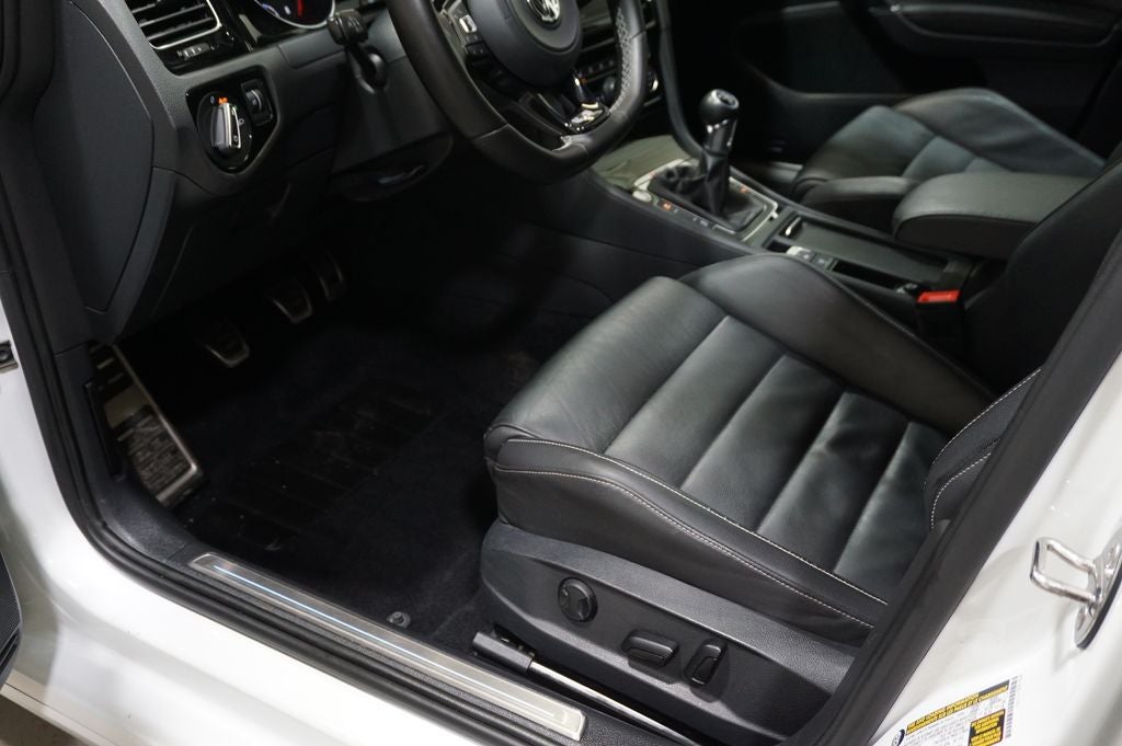 2017 Volkswagen Golf R DCC & Navigation 4Motion 4Motion