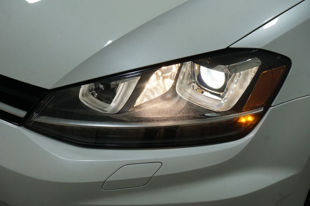 2017 Volkswagen Golf R DCC & Navigation 4Motion 4Motion