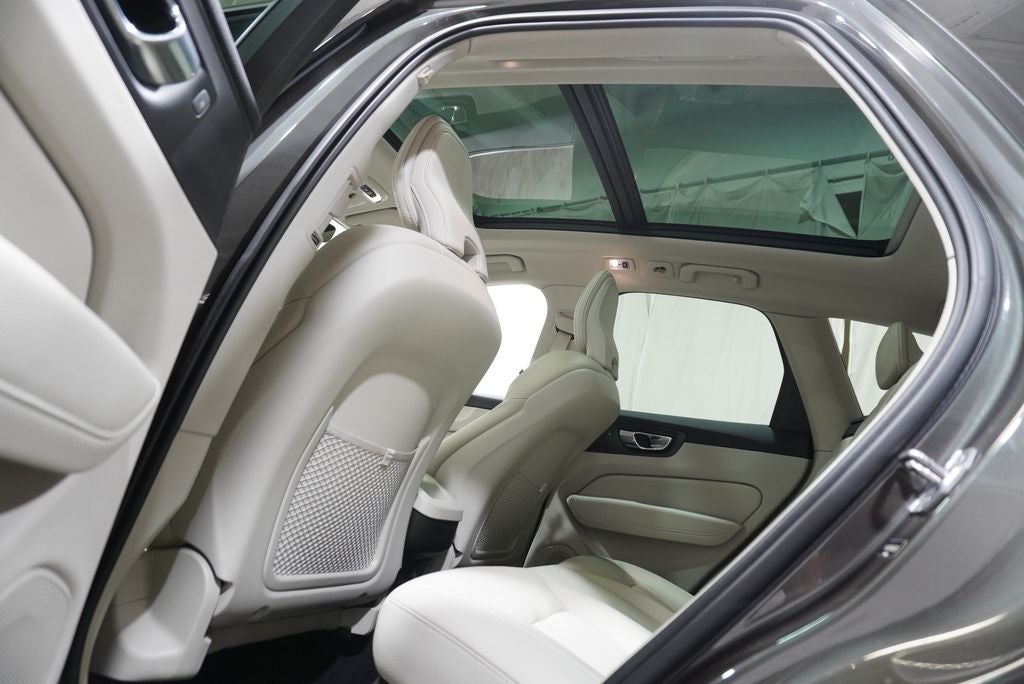 2020 Volvo XC60 T6 Momentum