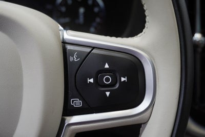 2020 Volvo XC60 T6 Momentum