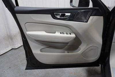 2020 Volvo XC60 T6 Momentum