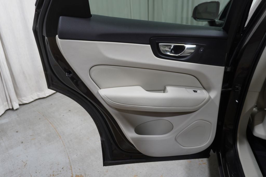 2020 Volvo XC60 T6 Momentum