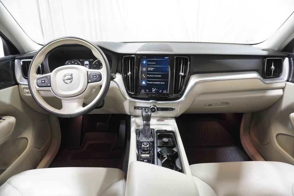 2020 Volvo XC60 T6 Momentum