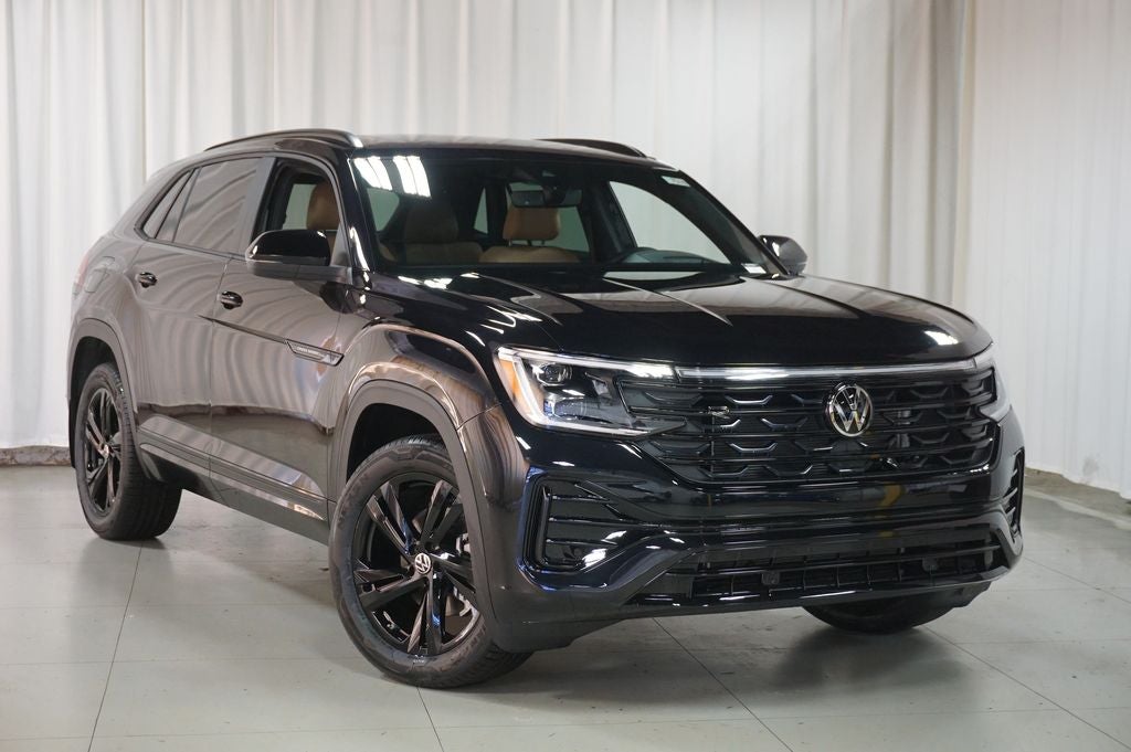 2026 Volkswagen Atlas Cross Sport 2.0T SEL R-Line Black