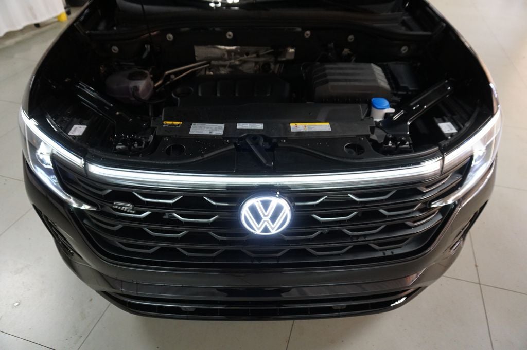 2026 Volkswagen Atlas Cross Sport 2.0T SEL R-Line Black