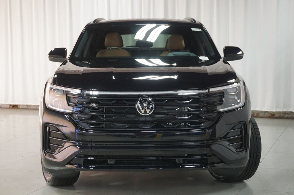 2026 Volkswagen Atlas Cross Sport 2.0T SEL R-Line Black