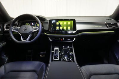 2026 Volkswagen Atlas Cross Sport 2.0T SEL R-Line Black