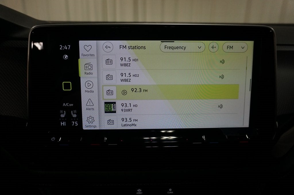 2026 Volkswagen Atlas Cross Sport 2.0T SEL R-Line Black