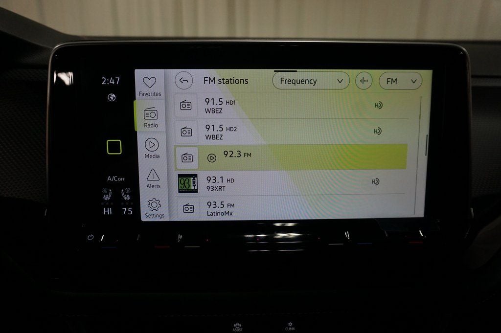 2026 Volkswagen Atlas Cross Sport 2.0T SEL R-Line Black