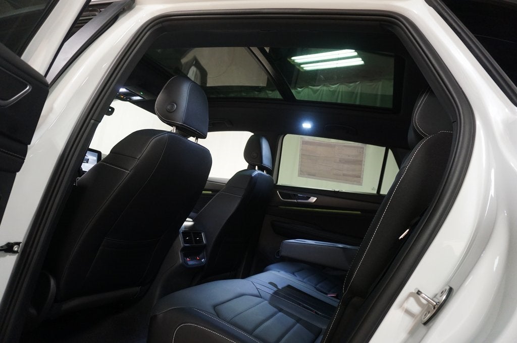 2026 Volkswagen Atlas Cross Sport 2.0T SEL R-Line Black