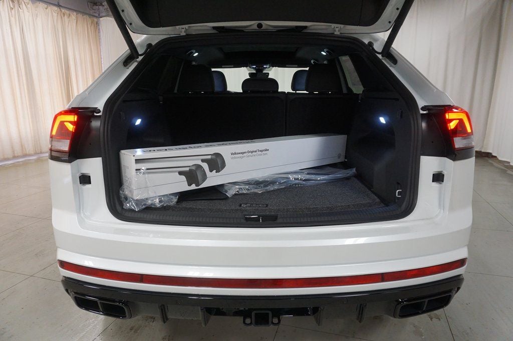 2026 Volkswagen Atlas Cross Sport 2.0T SEL R-Line Black