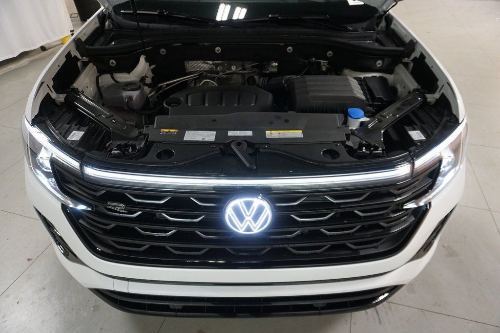 2026 Volkswagen Atlas Cross Sport 2.0T SEL R-Line Black