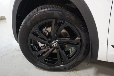 2026 Volkswagen Atlas Cross Sport 2.0T SEL R-Line Black