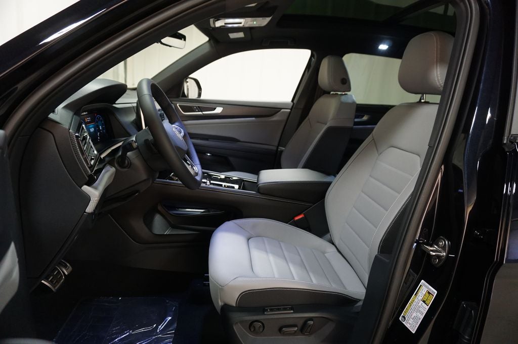 2026 Volkswagen Atlas Cross Sport 2.0T SEL R-Line Black