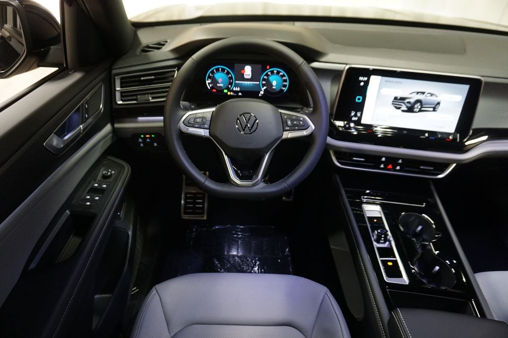 2026 Volkswagen Atlas Cross Sport 2.0T SEL R-Line Black