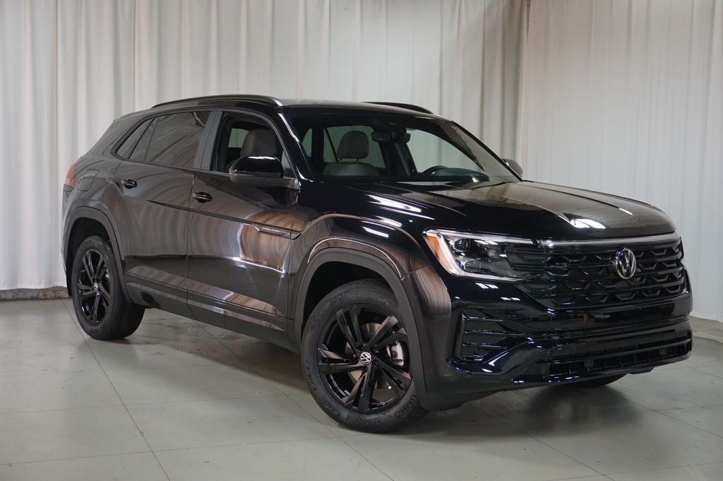 2026 Volkswagen Atlas Cross Sport 2.0T SEL R-Line Black