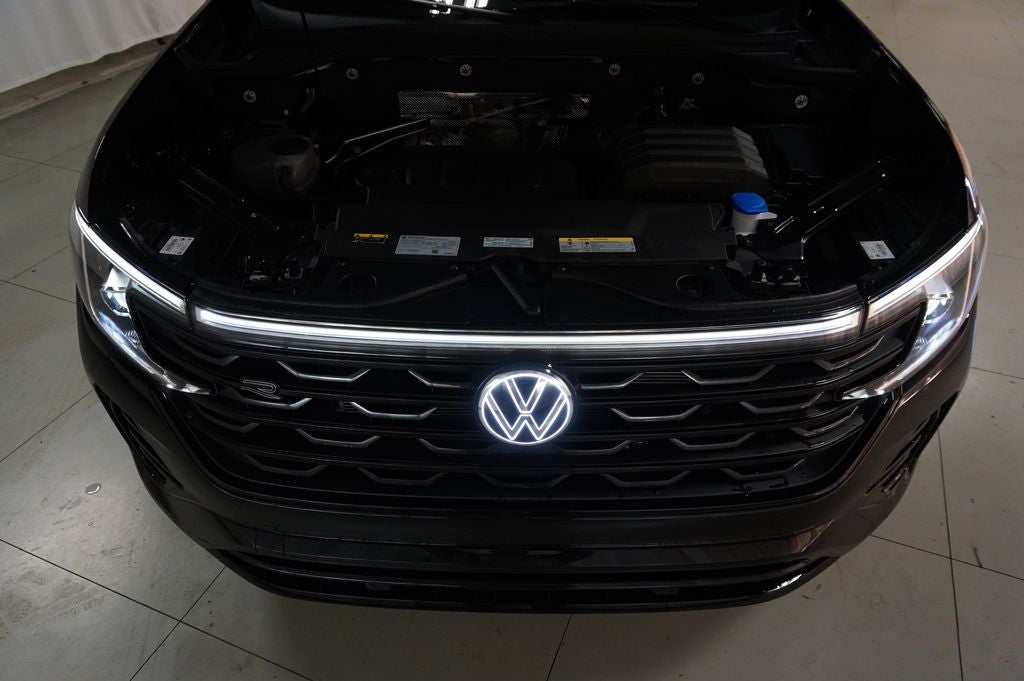 2026 Volkswagen Atlas Cross Sport 2.0T SEL R-Line Black