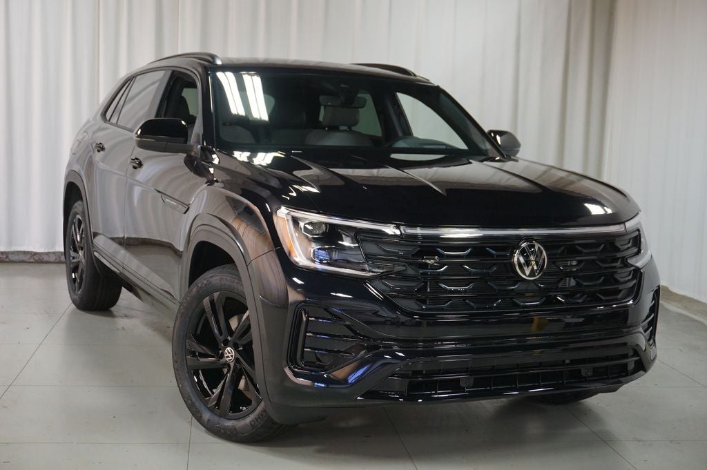 2026 Volkswagen Atlas Cross Sport 2.0T SEL R-Line Black