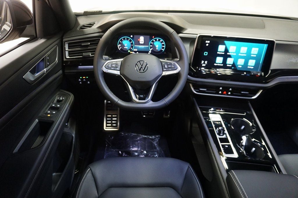 2026 Volkswagen Atlas Cross Sport 2.0T SEL R-Line Black