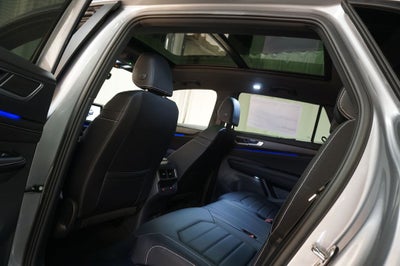 2026 Volkswagen Atlas Cross Sport 2.0T SEL R-Line Black