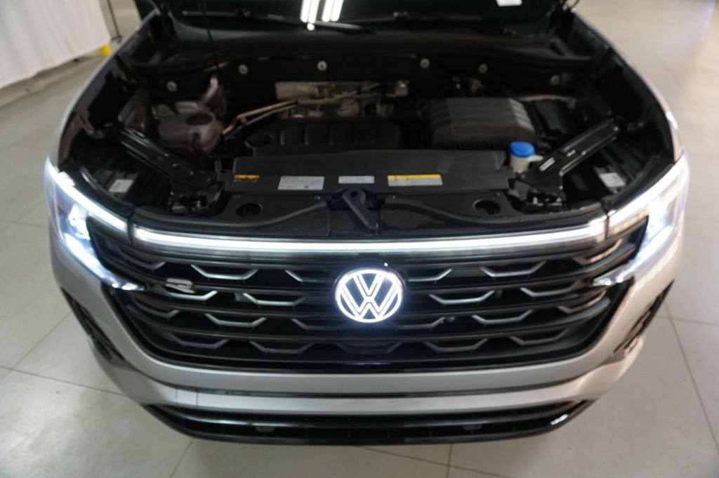 2026 Volkswagen Atlas Cross Sport 2.0T SEL R-Line Black