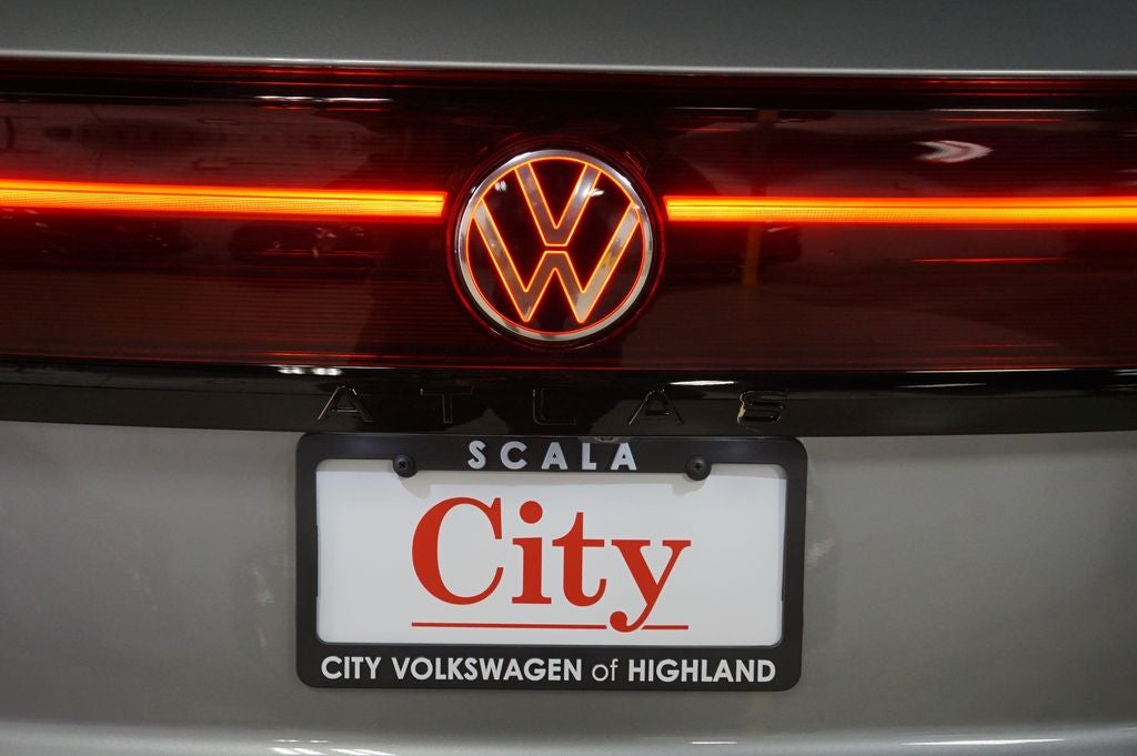 2026 Volkswagen Atlas Cross Sport 2.0T SEL R-Line Black