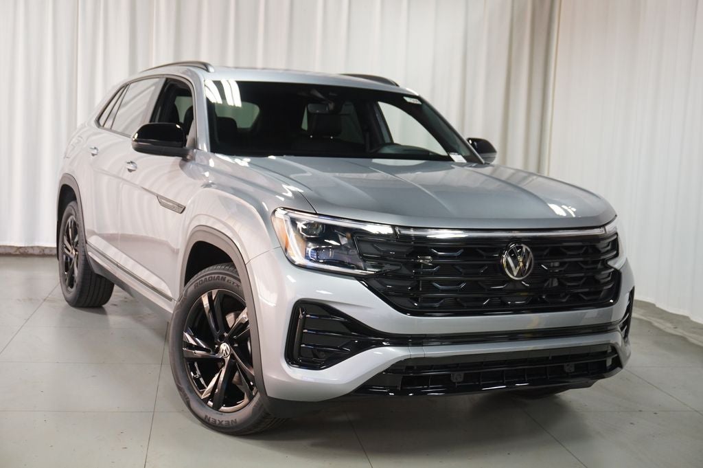 2026 Volkswagen Atlas Cross Sport 2.0T SEL R-Line Black