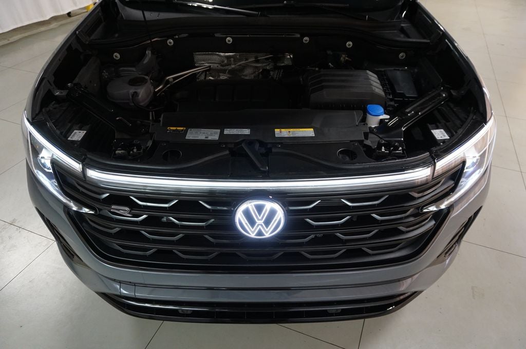 2026 Volkswagen Atlas Cross Sport 2.0T SEL R-Line Black