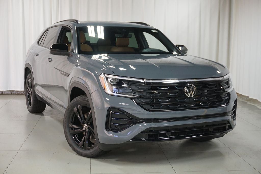 2026 Volkswagen Atlas Cross Sport 2.0T SEL R-Line Black