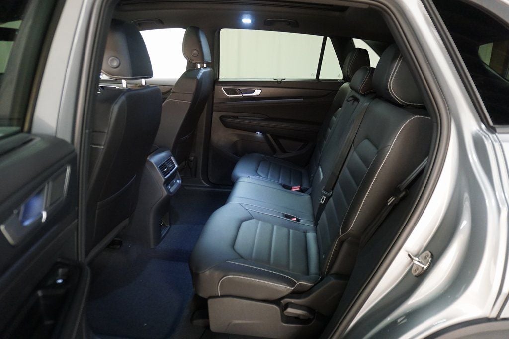 2026 Volkswagen Atlas Cross Sport 2.0T SEL R-Line Black