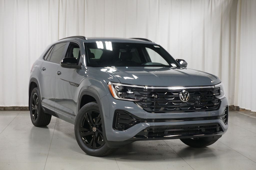 2026 Volkswagen Atlas Cross Sport 2.0T SEL R-Line Black