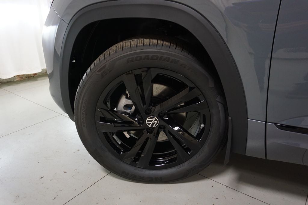 2026 Volkswagen Atlas Cross Sport 2.0T SEL R-Line Black