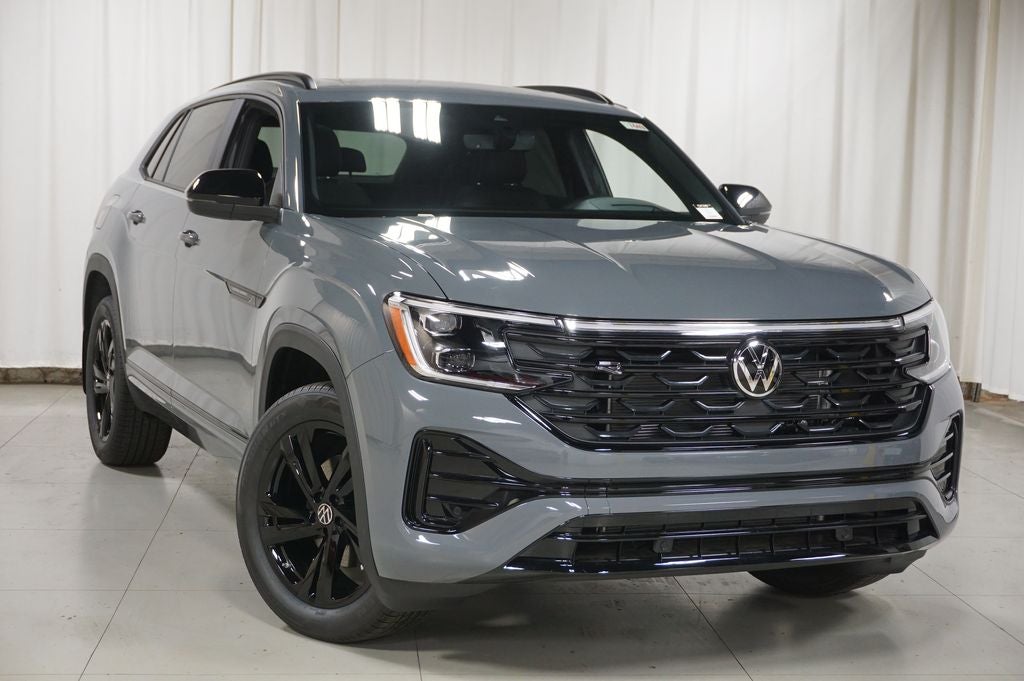 2026 Volkswagen Atlas Cross Sport 2.0T SEL R-Line Black