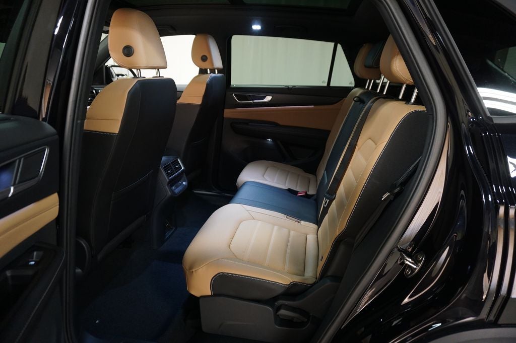 2026 Volkswagen Atlas Cross Sport 2.0T SEL R-Line Black