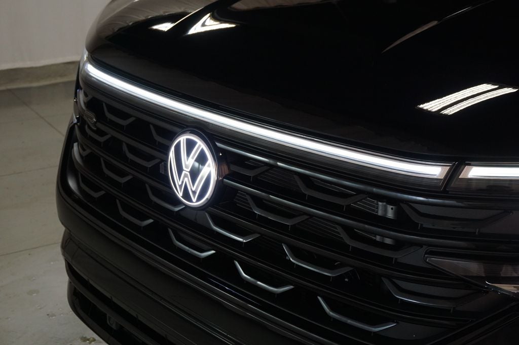 2026 Volkswagen Atlas Cross Sport 2.0T SEL R-Line Black