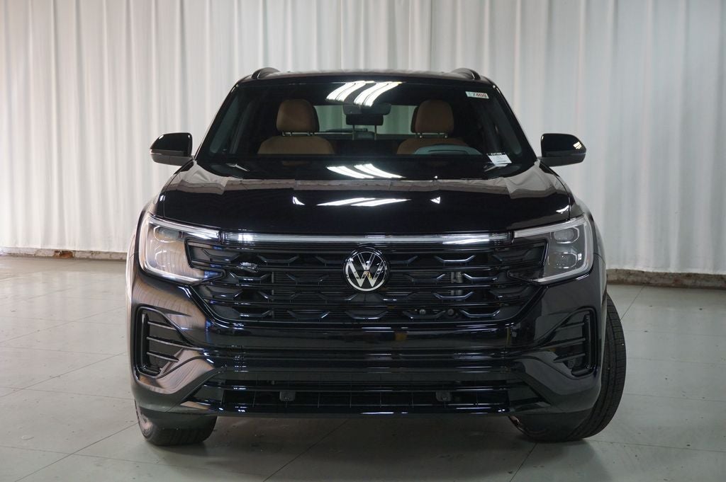 2026 Volkswagen Atlas Cross Sport 2.0T SEL R-Line Black