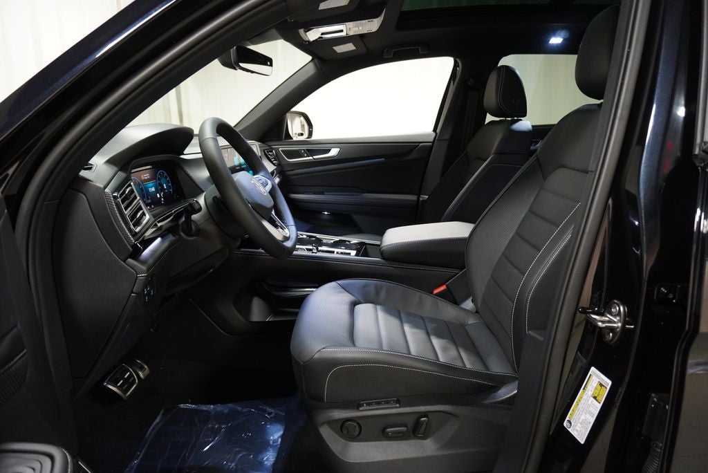 2026 Volkswagen Atlas Cross Sport 2.0T SEL R-Line Black
