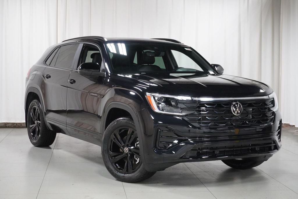 2026 Volkswagen Atlas Cross Sport 2.0T SEL R-Line Black