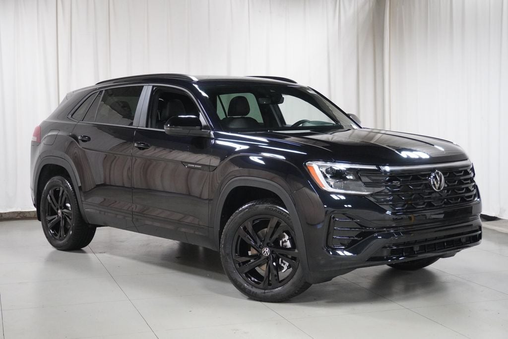 2026 Volkswagen Atlas Cross Sport 2.0T SEL R-Line Black