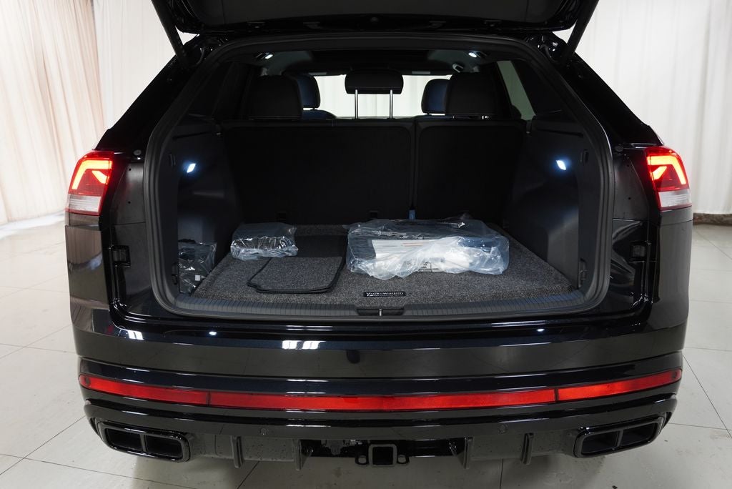 2026 Volkswagen Atlas Cross Sport 2.0T SEL R-Line Black