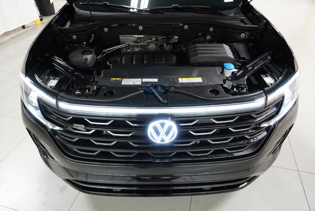 2026 Volkswagen Atlas Cross Sport 2.0T SEL R-Line Black