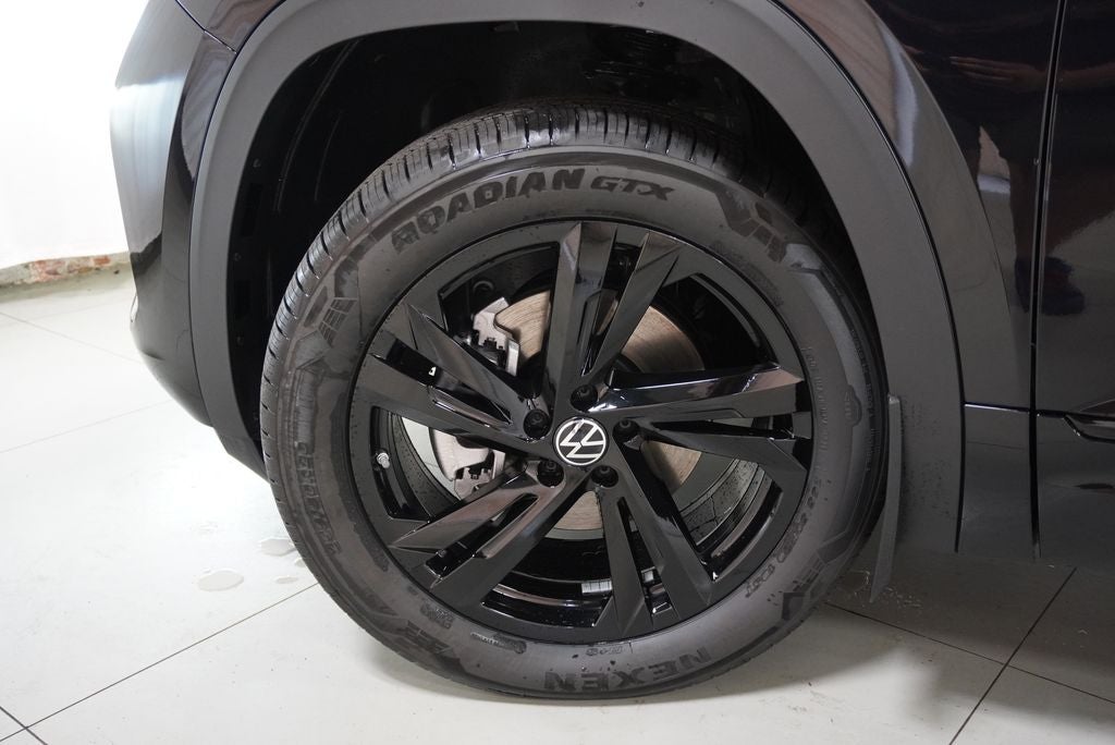 2026 Volkswagen Atlas Cross Sport 2.0T SEL R-Line Black