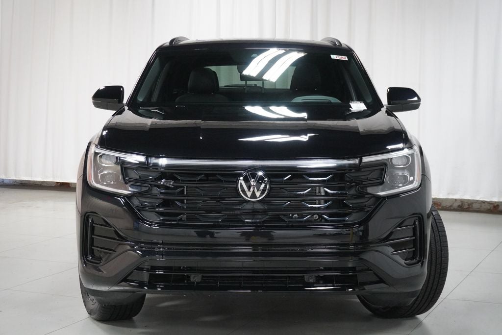 2026 Volkswagen Atlas Cross Sport 2.0T SEL R-Line Black