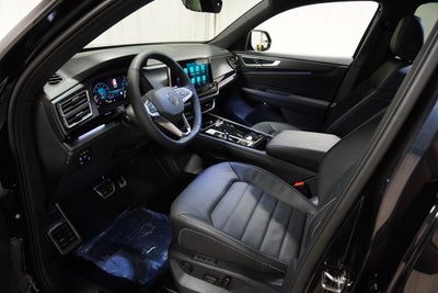 2026 Volkswagen Atlas Cross Sport 2.0T SEL R-Line Black