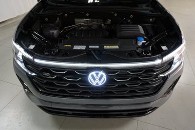 2026 Volkswagen Atlas Cross Sport 2.0T SEL R-Line Black