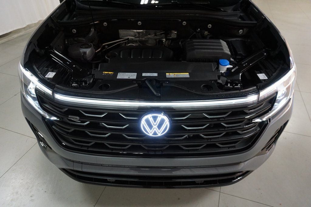 2026 Volkswagen Atlas Cross Sport 2.0T SEL R-Line Black