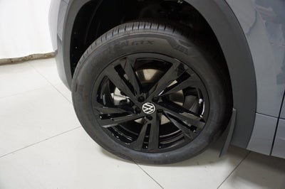 2026 Volkswagen Atlas Cross Sport 2.0T SEL R-Line Black