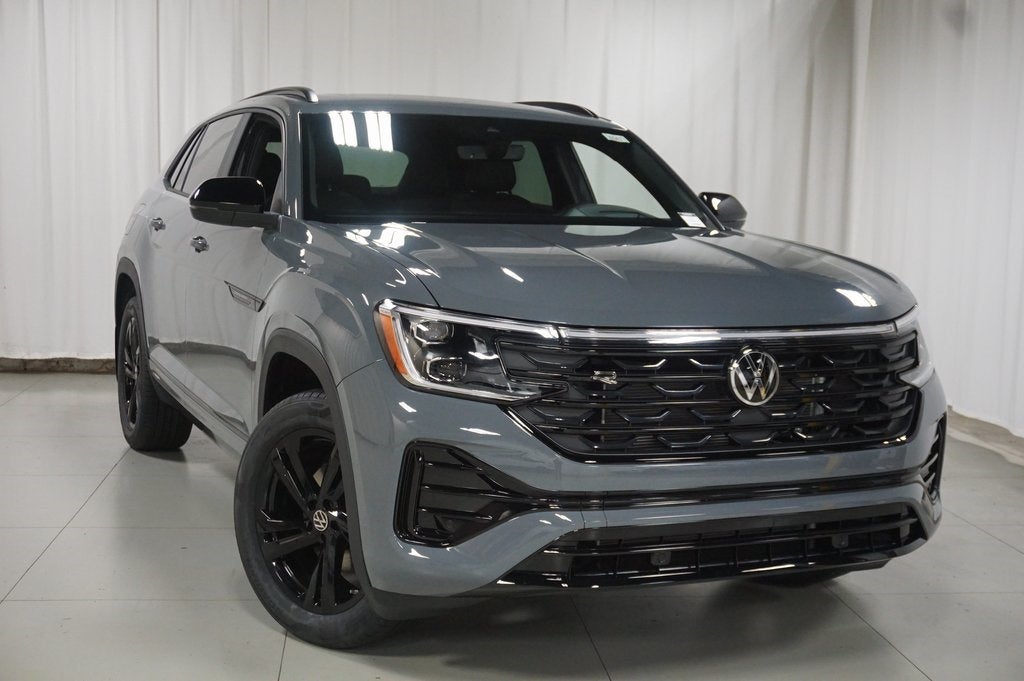 2026 Volkswagen Atlas Cross Sport 2.0T SEL R-Line Black