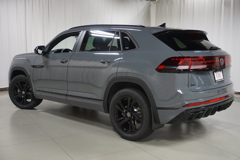 2026 Volkswagen Atlas Cross Sport 2.0T SEL R-Line Black