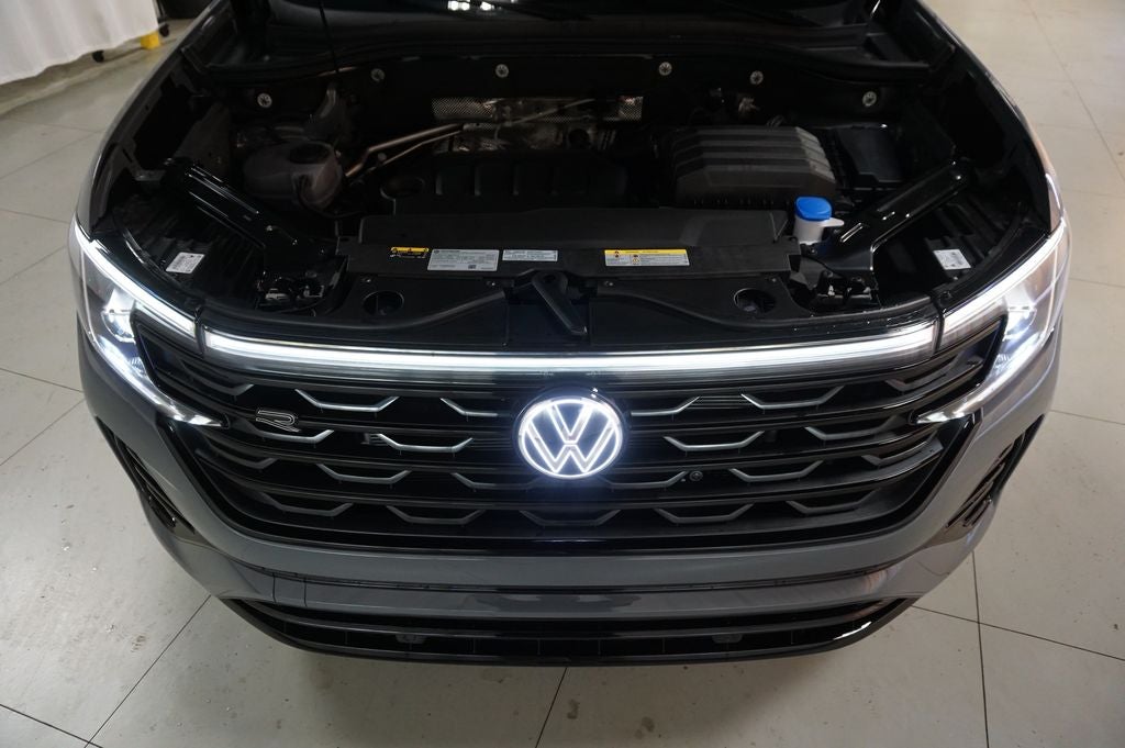 2026 Volkswagen Atlas Cross Sport 2.0T SEL R-Line Black